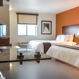 Zimmer für Hörgeschädigte mit Queensize-Bett